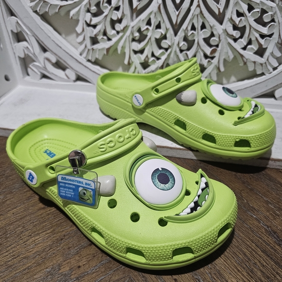 CROCS Shoes - CROCS Monsters Inc Mike Wazowski Lime Green Slip On Womens 9. Mens 7